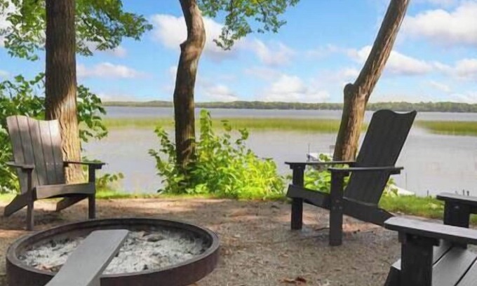 Parkers Prairie House | "Bayview Breeze" on Lake Irene