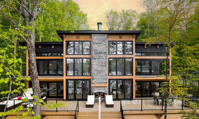 Muskoka Lakes Cottage | Bayview - Lake Rosseau Luxury Cottage