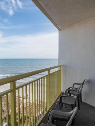 Crescent Beach Apartment | Baywatch Resort