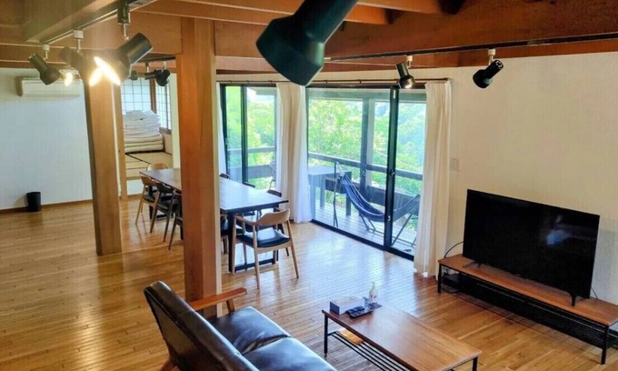 Atami Villa | BBQ available for 4-15 persons / 10 min. drive from Atami station / Stylish rental villa (WI-FI)