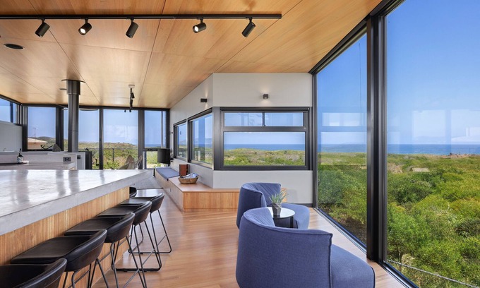 Newhaven House | Beach access and views, WIFI, full linen, off the grid, unbelievable