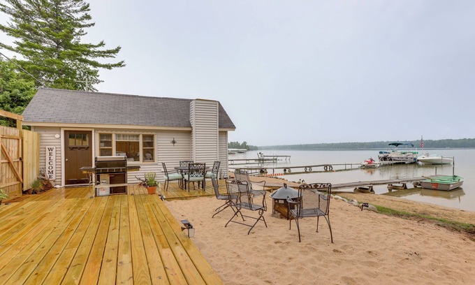 Maple City Cottage | Beach Access & Dock: Little Traverse Lake Cottage!