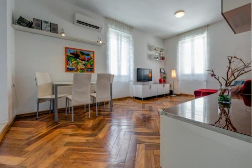 Bacvice Apartment | Beach Apartment Lana