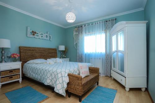 Buarcos Apartment | Beach & Barbecue by Rent4All