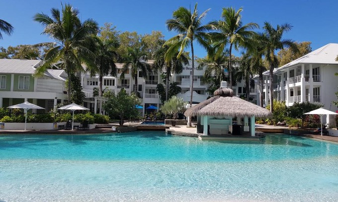 Palm Cove Apartment | Beach Club Palm Cove