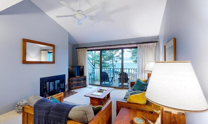 Glen Arbor Apartment | Beach Comber 5 6