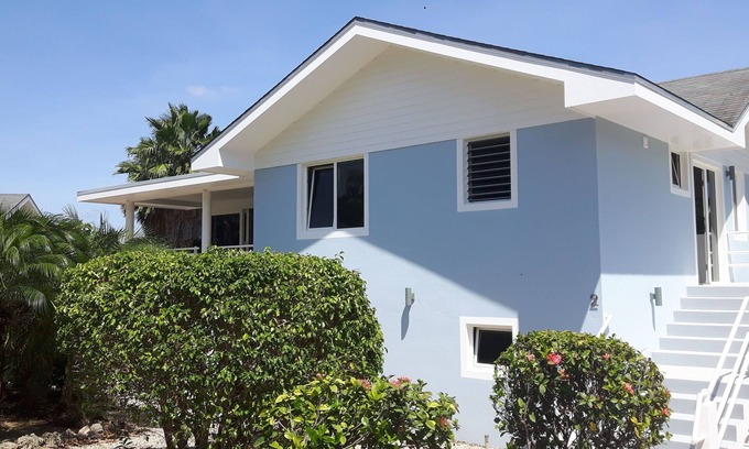 Marie Pampoen House | Beach Culture House, Life is better at the beach