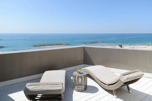 Herzliya Pituach Apartment | Beach Duplex with 2 Terraces & Sea View by FeelHome