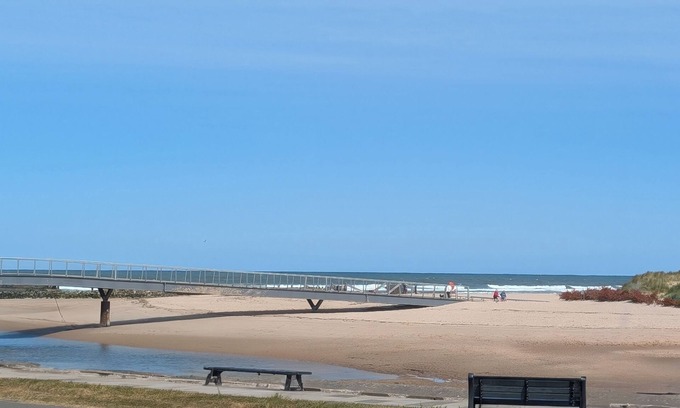 Lossiemouth Apartment | Beach front apartment close to shops and restaurants
