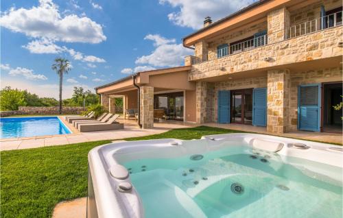 Milohnici House | Beach Front Home In Linardici