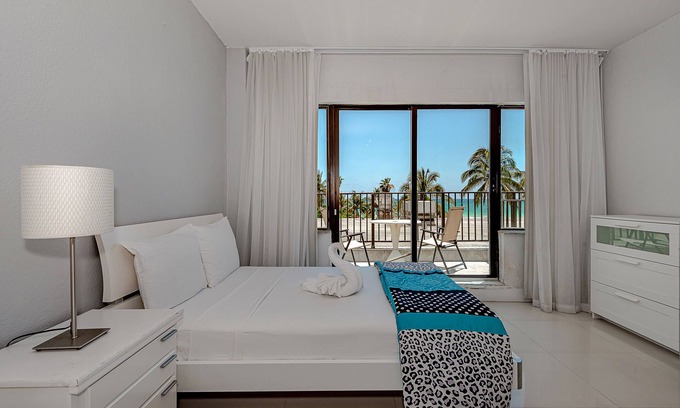 Mid Beach Apartment | Beach Front Studio