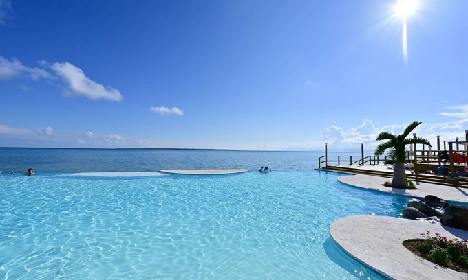 Taketomi-jima Taketomi-cho Hotel | Beach Hotel Sunshine Ishigakijima