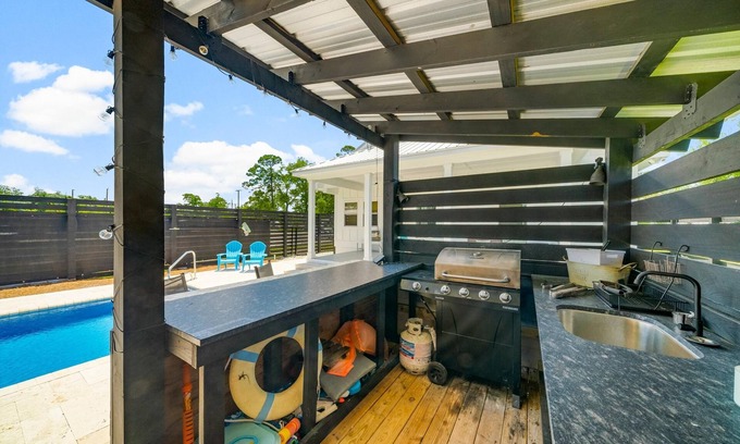 Port St. Joe House | Beach House - 6th Street Retreat by PHG