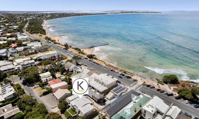Point Lonsdale House | Beach House at Lonnie