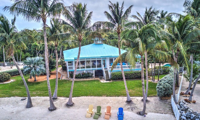 Marathon House | Beach House🌴Waterfront, Private Pool, Boat Dock on Gulf with Amazing Sunsets!☀️