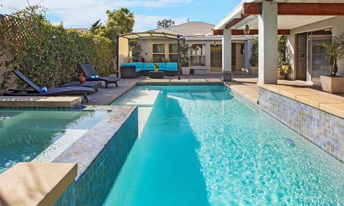 Venice House | Beach Oasis - Heated Pool - Music Studio - Golf
