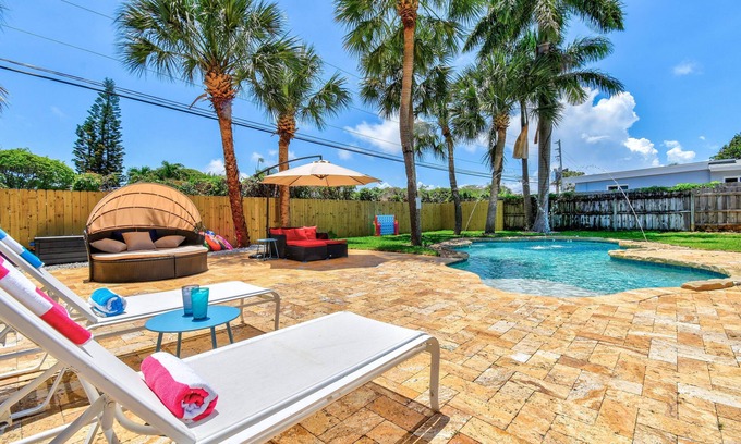 Island Estates House | ★Beach Oasis | Tiki Cabana | Heated Pool | Cozy