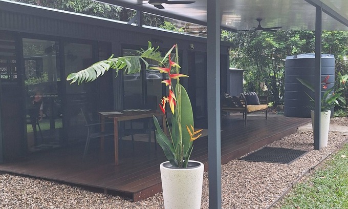 Thornton Beach House | beach over road, rainforest, cassowary, goanna , beach cafe, king bed , air con