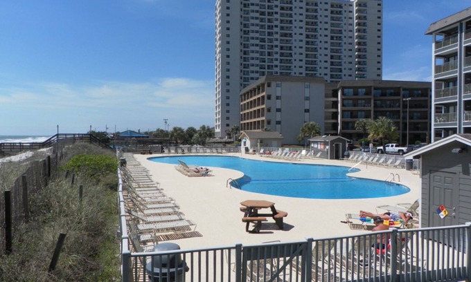 Myrtle Beach Resort | Beach Retreat #2 Studio condo with a million-dollar view!