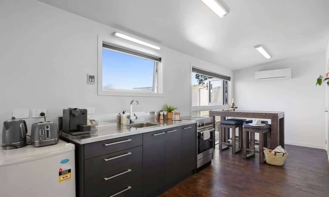 Fitzroy Apartment | Beach Street Studio near Fitzroy Beach