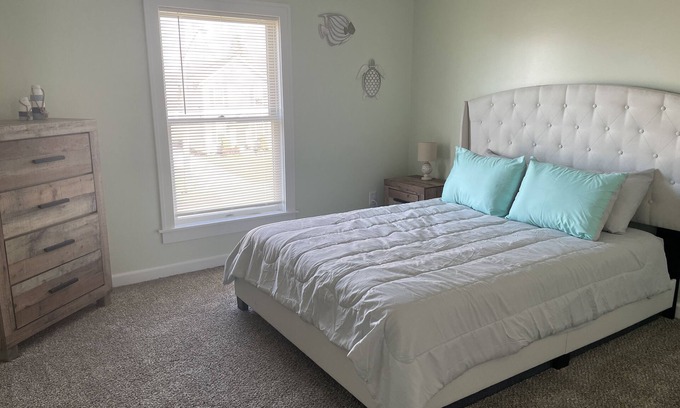 Ashtabula House | Beach themed home! Walking distance to the beach and Historic Ashtabula Harbor!