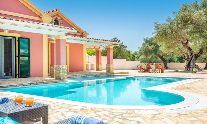Acharavi Villa | Beach Villa Joanna by PosarelliVillas