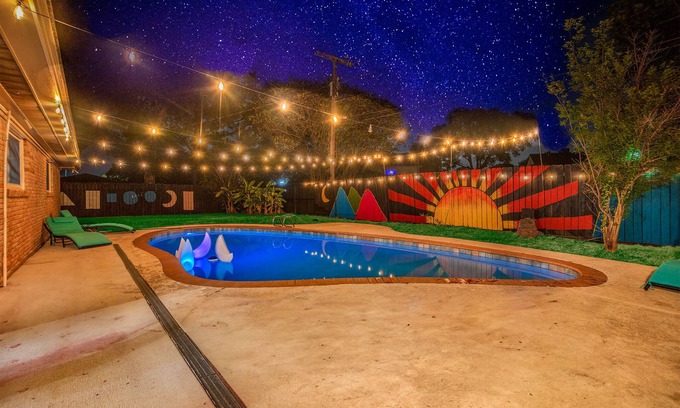 Dickinson House | Beachcity 4BRs home amazing pool 12 Beds*Dickinson