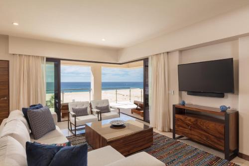 Los Cabos Apartment | Beachfront 2 Bdrm Condo in Exclusive Diamante Golf