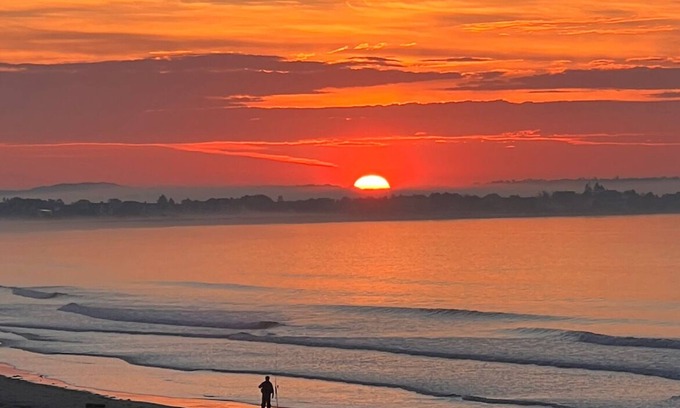 Old Orchard Beach Apartment | BEACHFRONT 2 bedroom (beach level)PERFECT location in southern Maine!