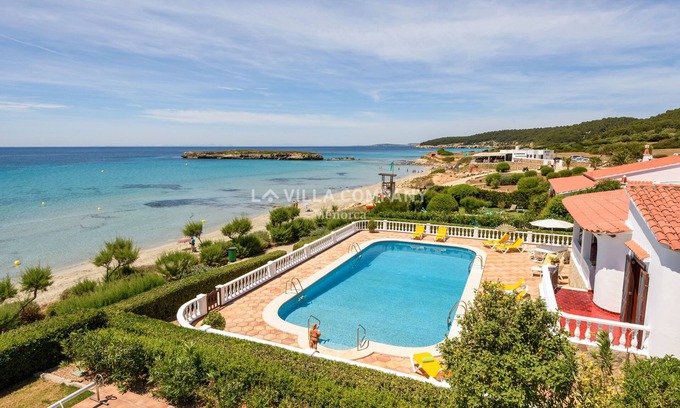 Sant Tomas Villa | Beachfront Bliss: Captivating Views & Sleeps 9 - Your Perfect Villa Getaway