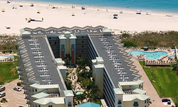 Capri Isle Condo | Beachfront Condo: 2 Pools & Balcony