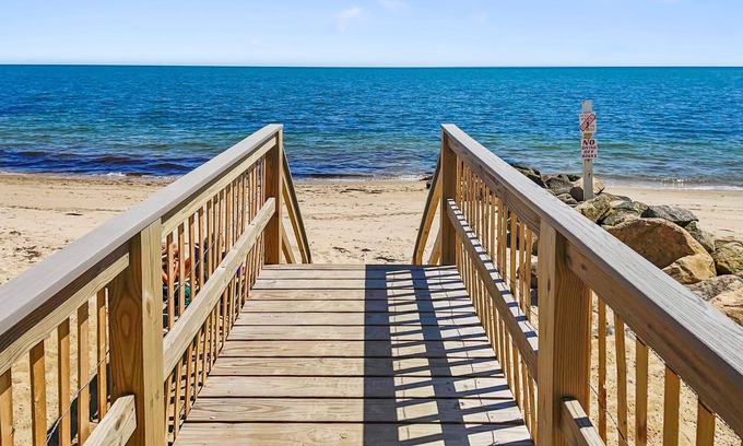 Dennis Port Cottage | Beachfront Escape in Dennis Port