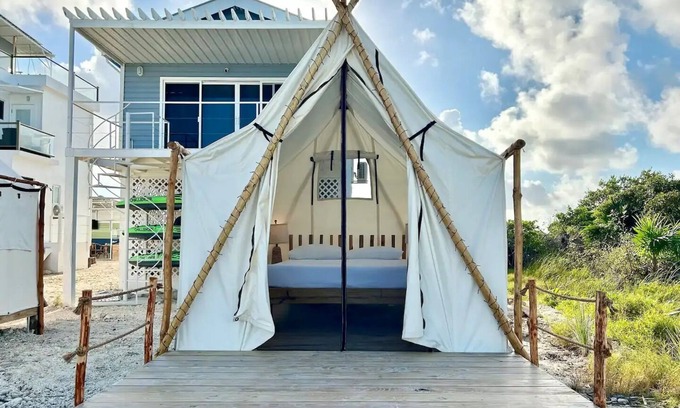 San Pedro Cabin | Beachfront Glamping w/Breakfast