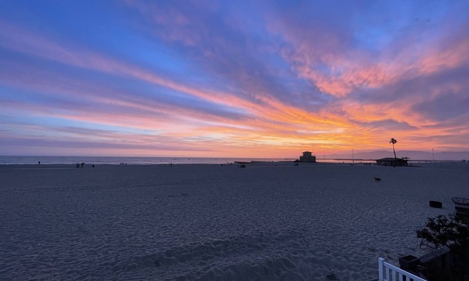 Playa Del Rey Condo | Beachfront Haven! On the sand, just minutes from LAX.