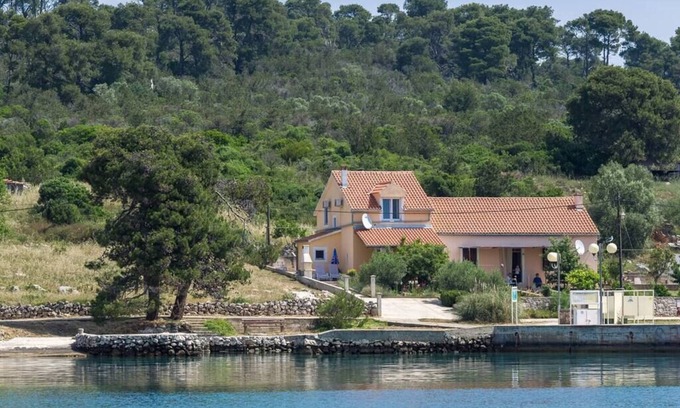 Molat House | Beachfront Holiday House Zita