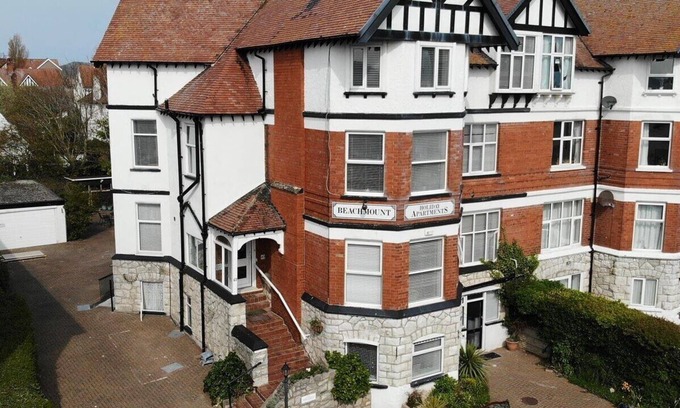 Colwyn Bay Apartment | Beachmount Holiday Apartments