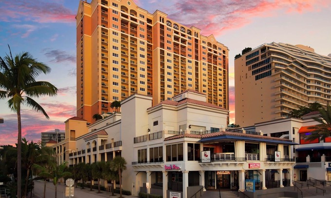 Central Beach Resort | BeachPlace Towers -Many Dates Available- Seaside Retreat