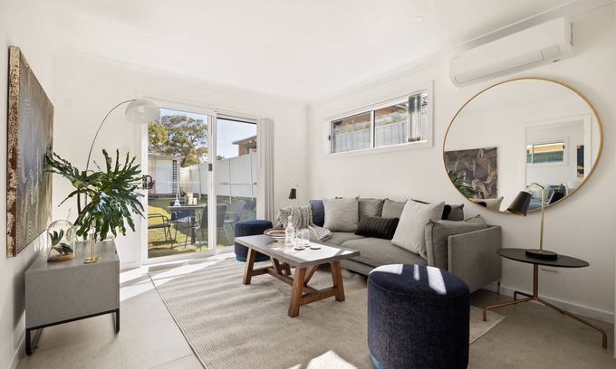 Brighton-le-Sands House | Beachside 2-Bed Home in Brighton-Le-Sand