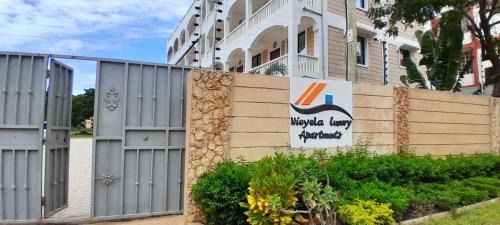 Ukunda Bed & Breakfast | Beachside 2 bedroom apartment in Diani