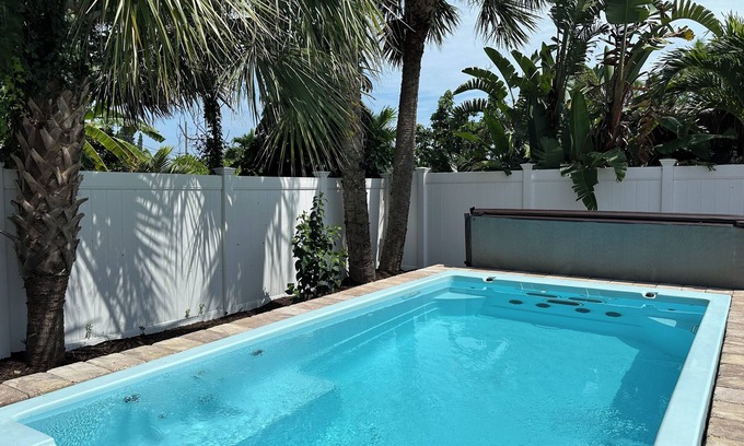 Boardwalk House | Beachside 3bedroom home plus studio & a big swim spa in awesome New Smyrna Beach