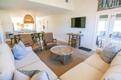 Isle of Palms House | Beachside Cottage