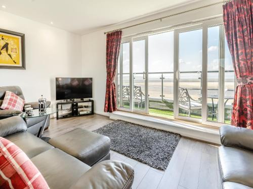 Llanelli House | Beachview