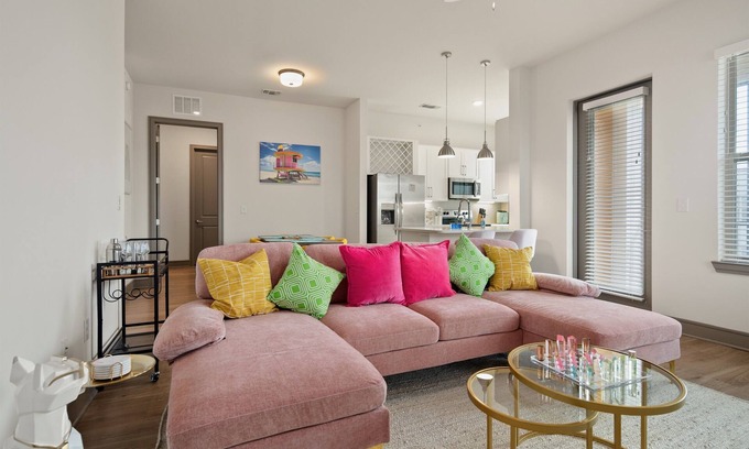 Naples Apartment | Beachy Dream 3BR/2BA w./Pool, Gym, and Theater