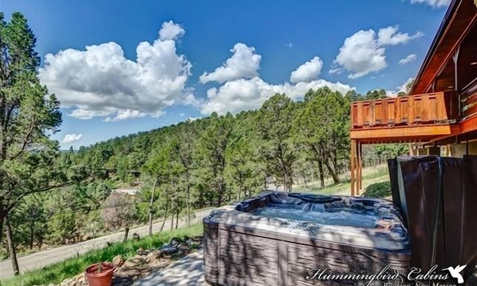 Ruidoso Cabin | Bear Crossing: 'Great Getaway location' With hot tub.