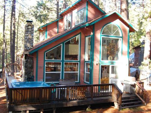 North Wawona House | Bear Crossing