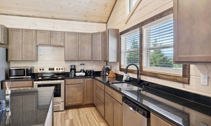 Sevierville Cabin | Bear View Estate 2 Bedroom Cabin by RedAwning