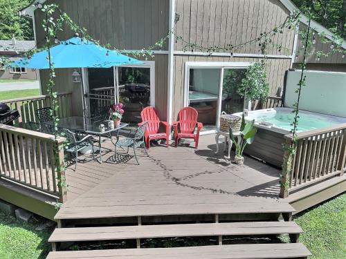 Killington Ski Chalet | BearVaria AC, Hot Tub, Fire Pit Grill, FrisbeeGolf