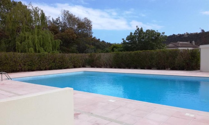 Mandelieu-La-Napoule Apartment | Beau deux pièces avec piscine