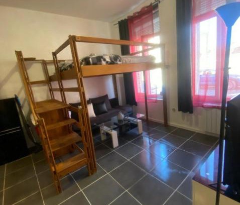 Rulx Apartment | Beau studio lumineux à 2mn à pied du tramway.