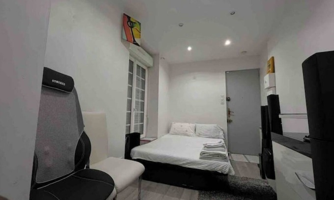 Saint-Mande Apartment | Beau Studio Tout Confort